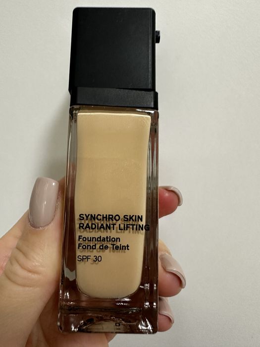 Shiseido Synchro skin radiant lifting 160 тон- тональний крем SPF 30