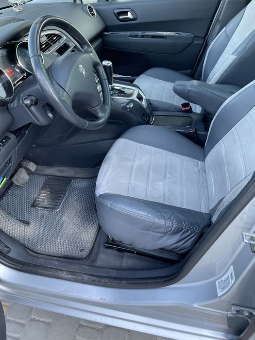 Peugeot 5008  2012  2,0hdi