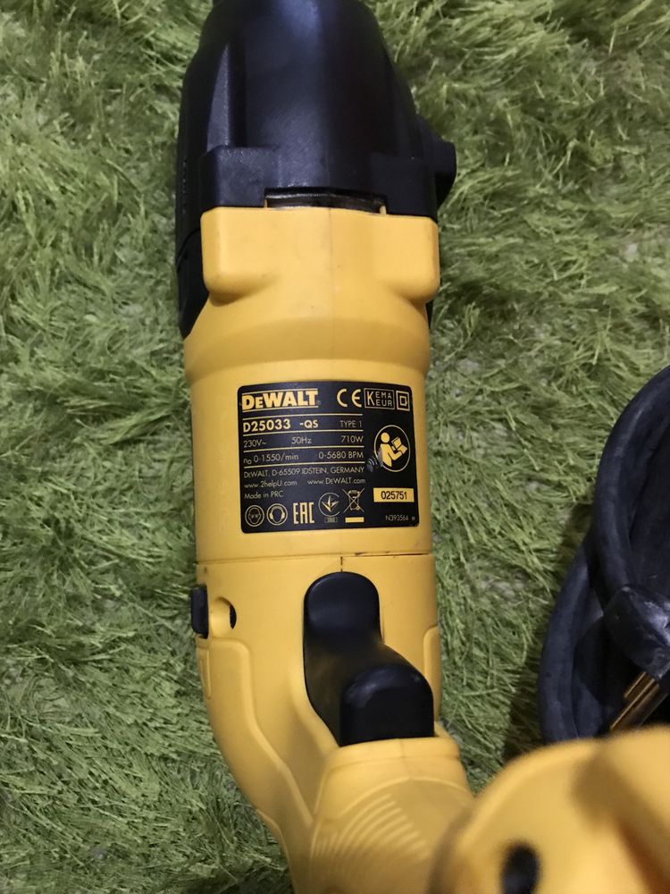 Torna DEWALT com martelo demolidor