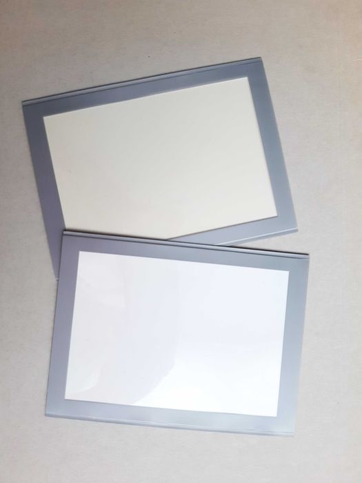 2 magnetyczne szare ramki na lodówkę na zdjęcia 10x15 notatki rysunki