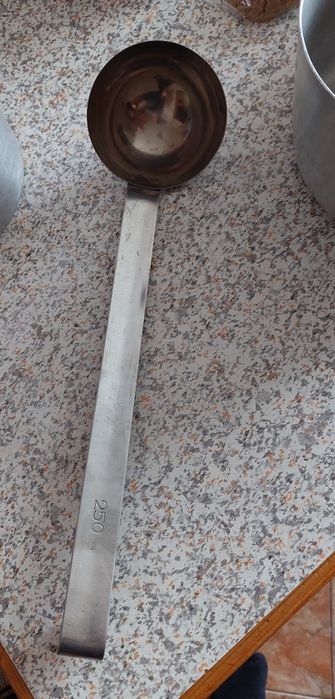Половник из нержавеющей  стали