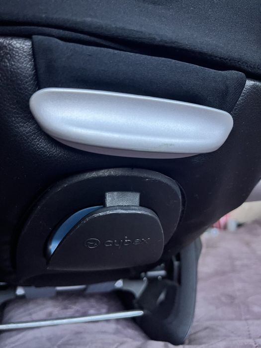 Cybex Cloud Z i‑Size Ferrari