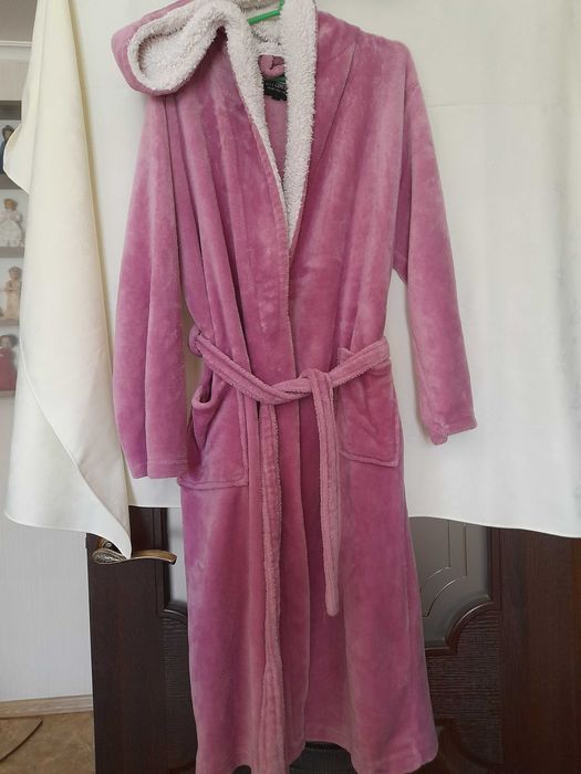 женский халат S . 44 р.