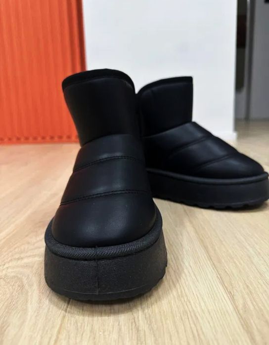 Зимові черевики уггі на платформі 37-38р 24,5см