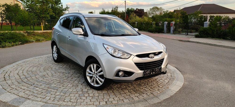 Hyundai ix35 2.0 CRDI 136 KM 4x4 bogate wyposażenie ,niski przebieg , opłacony