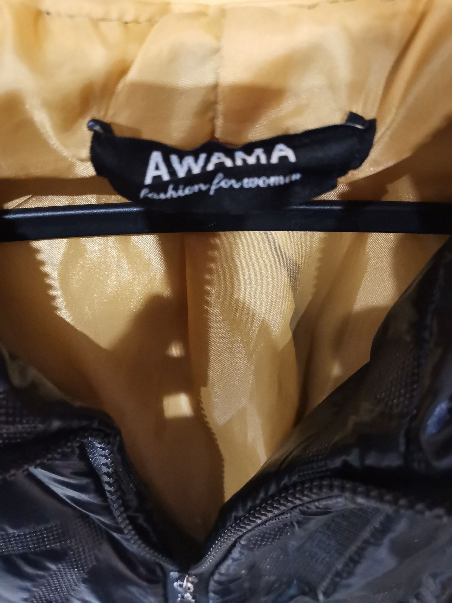 Płaszcz czarny metaliczny wzory AWAMA rozmiar M /L