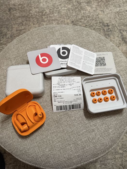 Powerbeats Pro 2 – kolor pomarańczowy – stan idealny