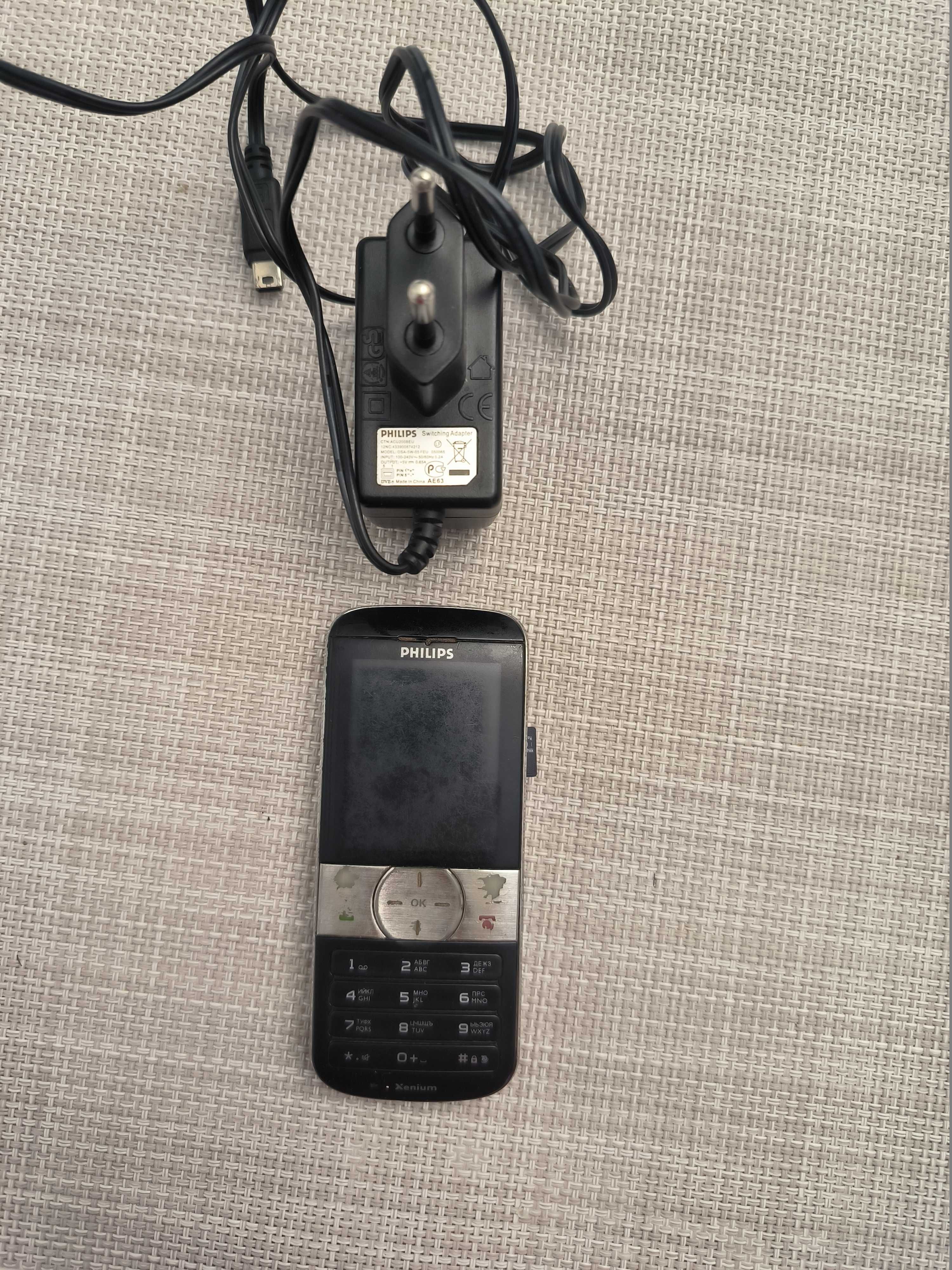 Два телефона  Htc pl01100 и Philips Xenium 9а9u на запчасти