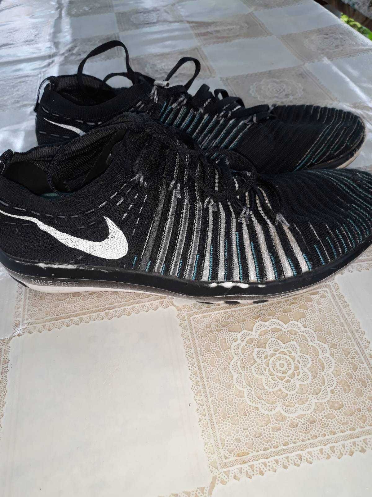 Продам футзалки/сороконіжки NIKE р.41