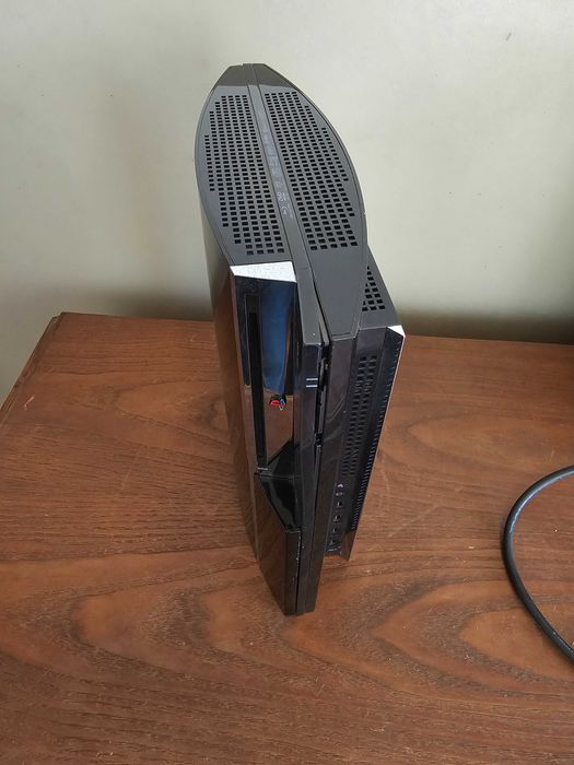 Playstation 3 estragada + 2 comandos - Broken Playstation 3 + 2 contr.