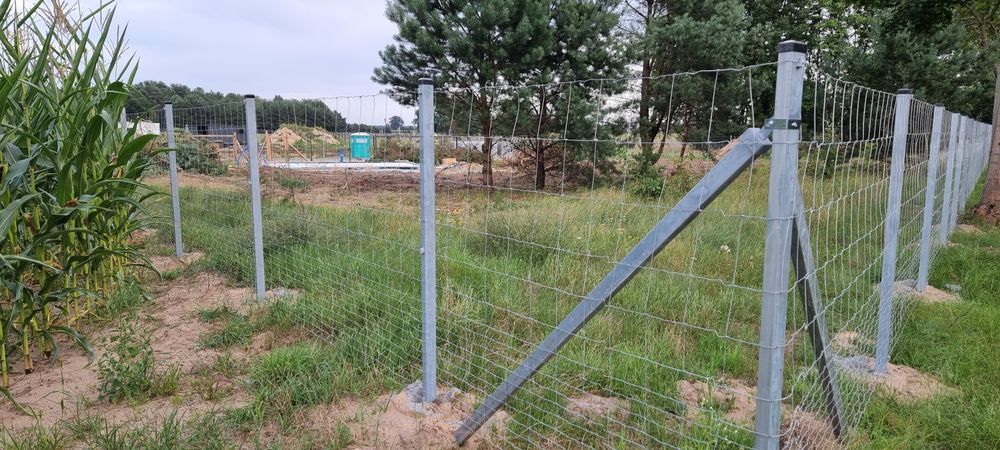 Ogrodzenie terenu inwestycyjnego, działki,  sadu