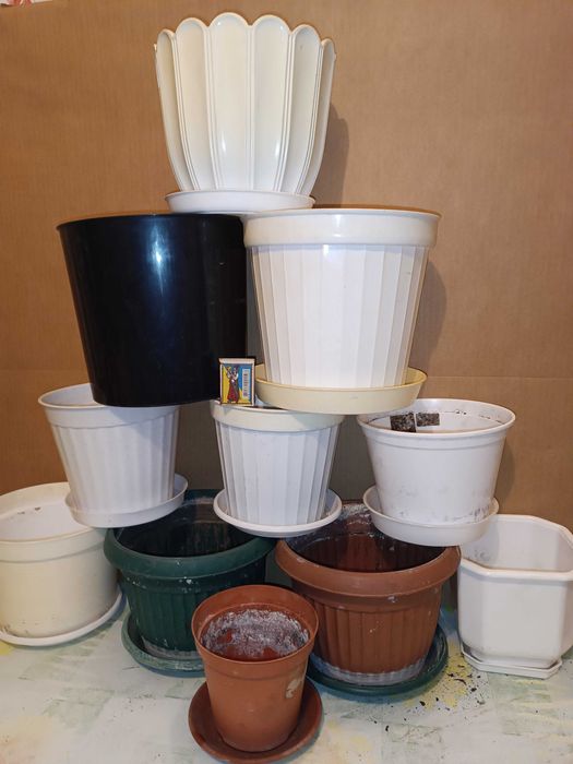 квіткові вазони горщики пластикові квітів білі коричневі великі 11 шт