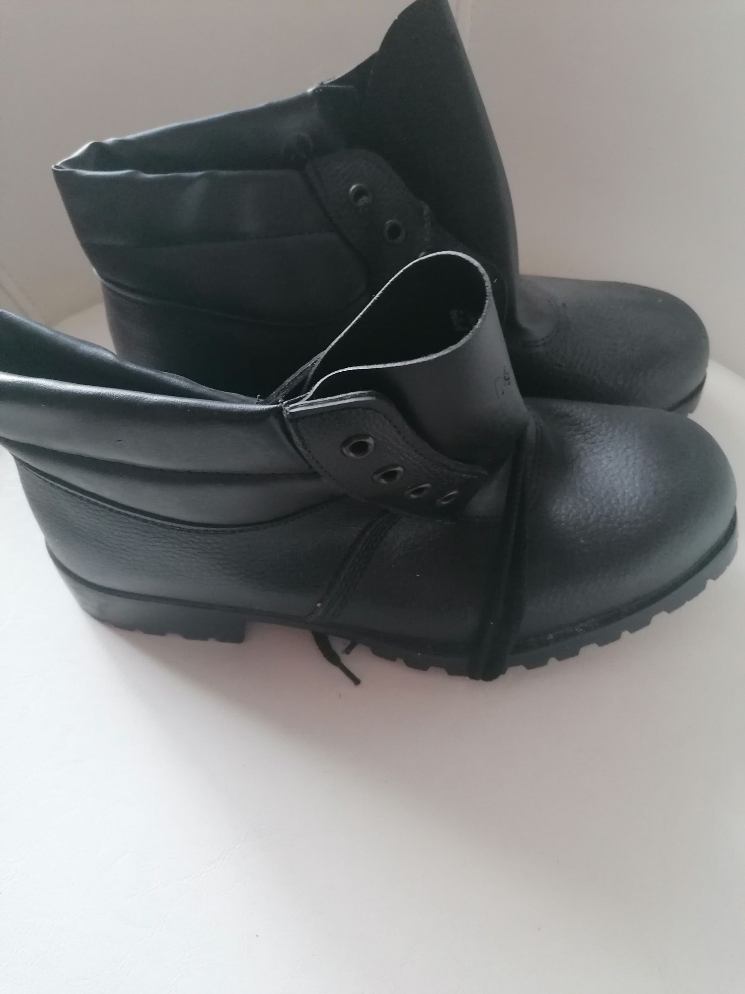 Buty robocze ochronne rozm. 42