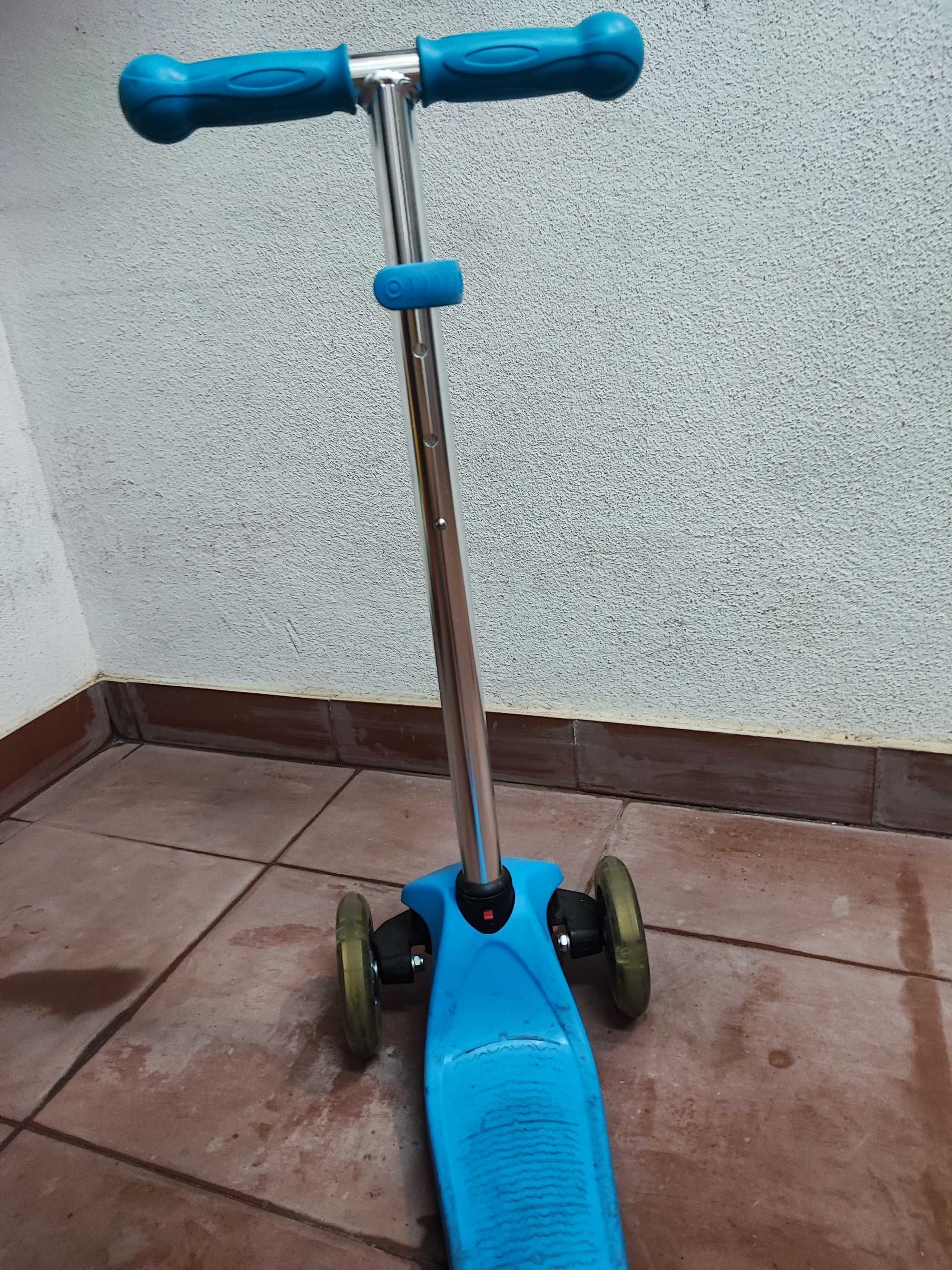 Trotinete com luzes - criança