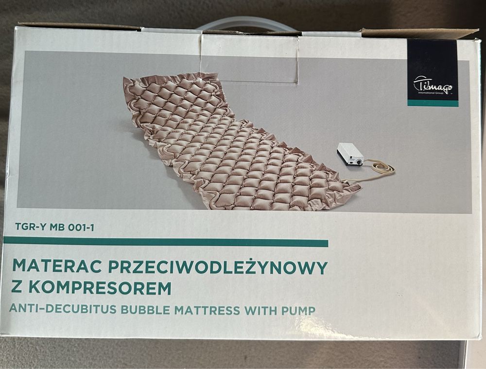 Materac przeciw odlezynowy z kompresorem
