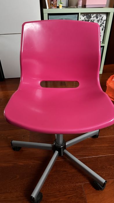 Fotel krzesło obrotowe ikea fuksja