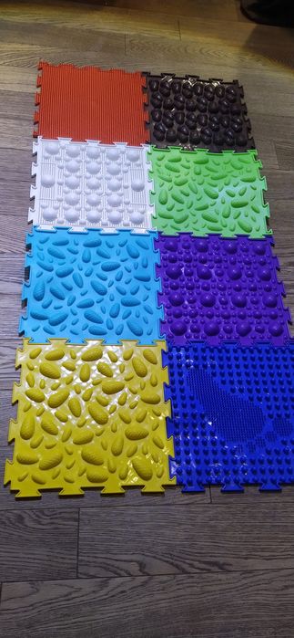 Ортопедичні масажні розвиваючі килимки.Ортопедические массажные коврик