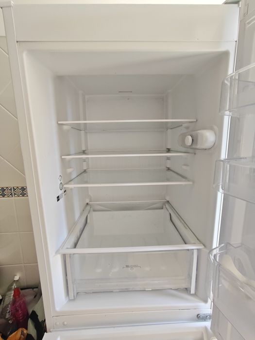 Frigorífico Combinado Indesit (Branco)
