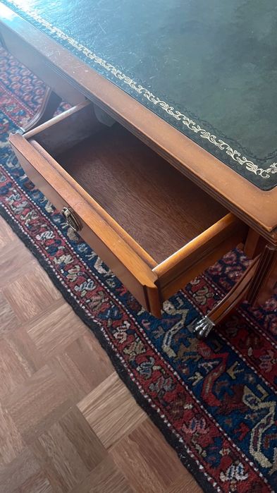 Mesa de centro estilo Regency / Regency Coffee Table in solid Yew