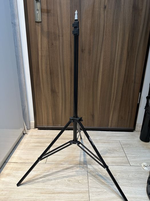 Lekki, aluminiowy statyw z pokrowcem 85-204 cm, 821 g, czarny