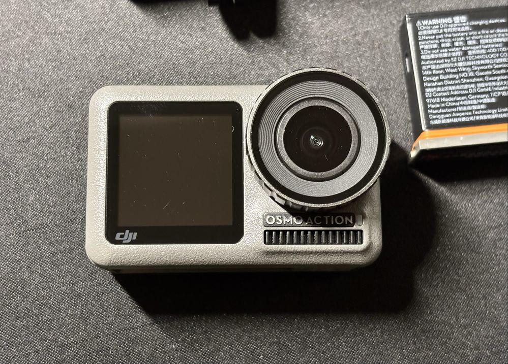 Продам екшн камеру DJI osmo action