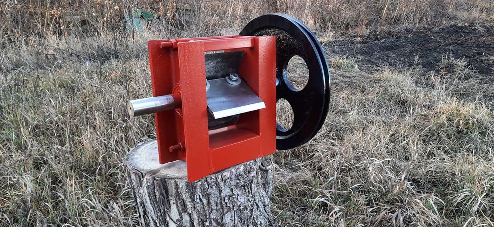 Подрібнювач гілок. Кукурузи, бурьянів, малини, ботви. Гілкоруб Щепоріз