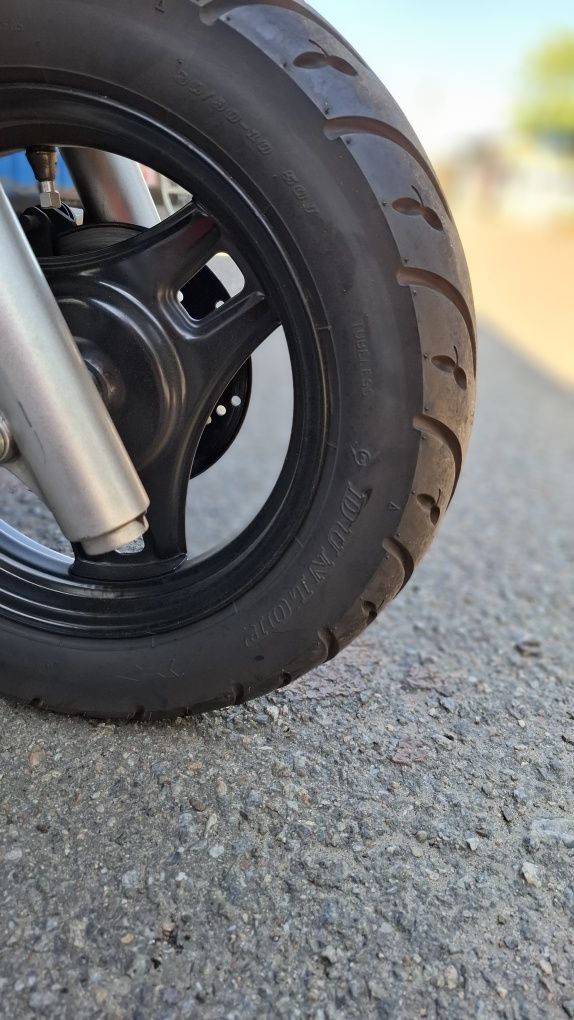 Продаж мопедів скутерів Suzuki Address 125S.