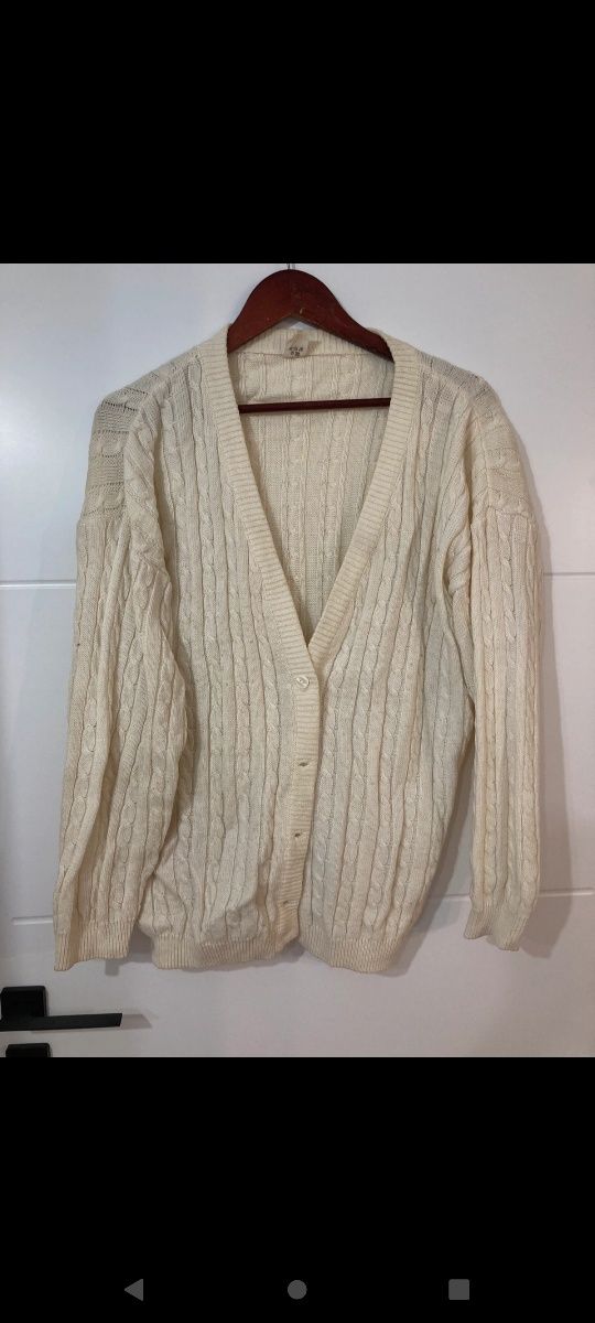 Sweter damski włoski 120 cm pachy
Długość 70 cm 
Stan bdb ciepły