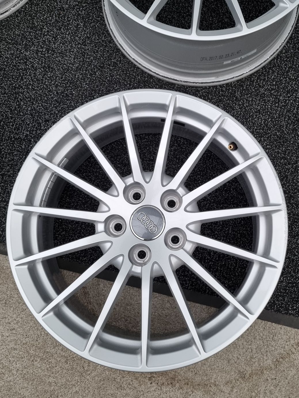 Felgi Alu 17" Audi A5 A4 B9 A6 C7 C8 A7 Q5 5x112 Oryginalne