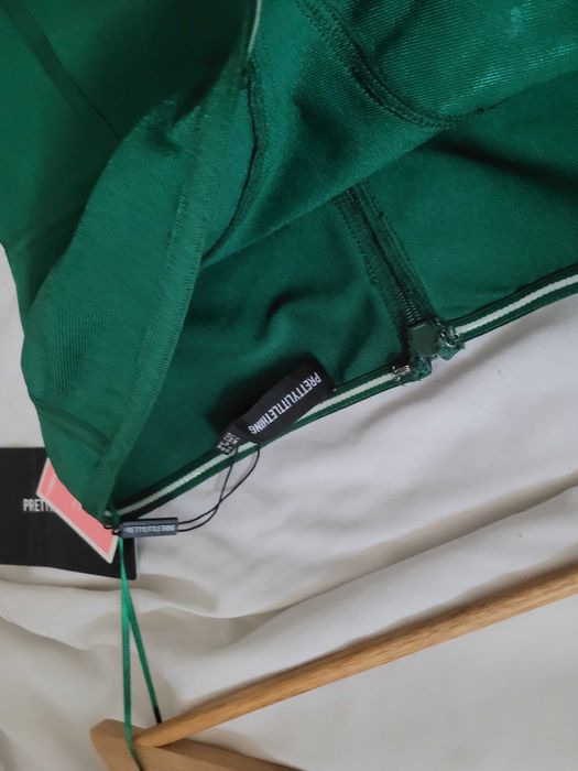 Ciemnozielona sukienka świąteczna