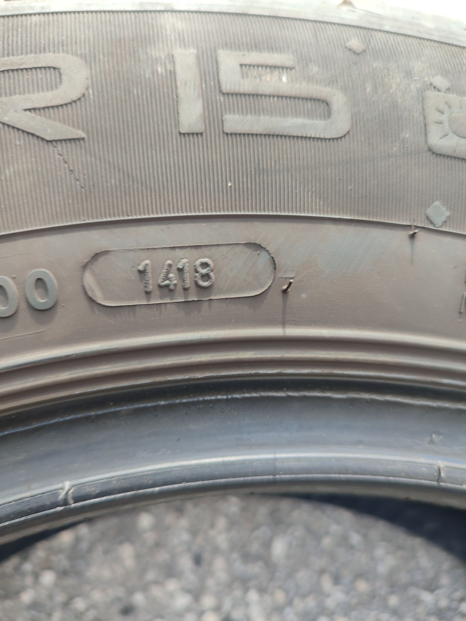 Dwie opony Apollo Altrust 195/70/15C 104/102R