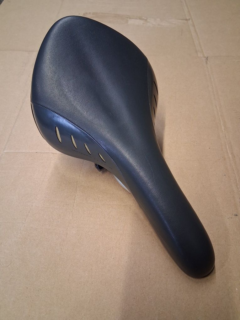 Siodełko siadło Fizik Wing Flex włoska ręczna robota handmade in Italy