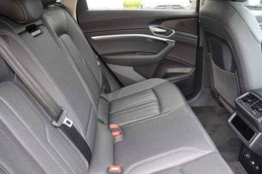 Audi e-tron Sportback quattro Premium Plus      2021