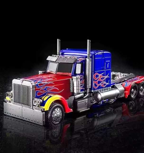 Ексклюзивна Колекційна Фігурка-Трансформер «Оптімус Прайм»