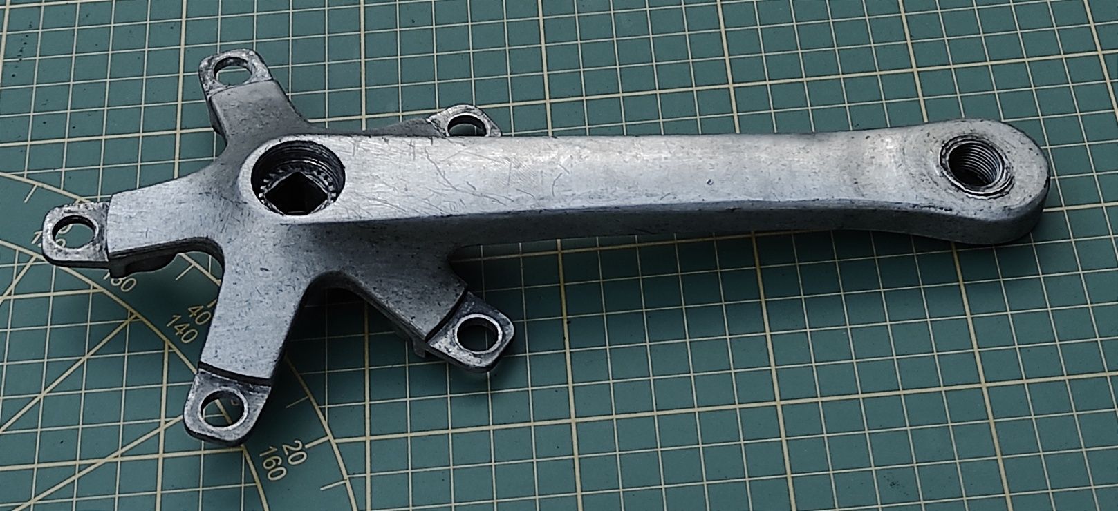 Mechanizm korbowy Sugino prawe ramię 170 mm