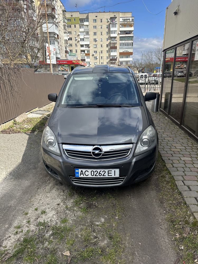 Opel Zafira b 2010рік 1.7 дизель 92кв