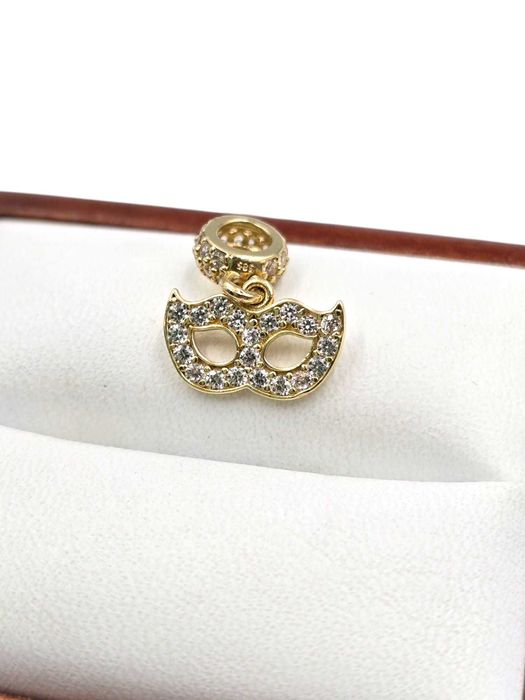 NOWY! Złoty charms 585 z cyrkoniami i maską