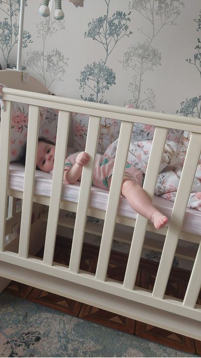 Дитяче ліжко з маятником