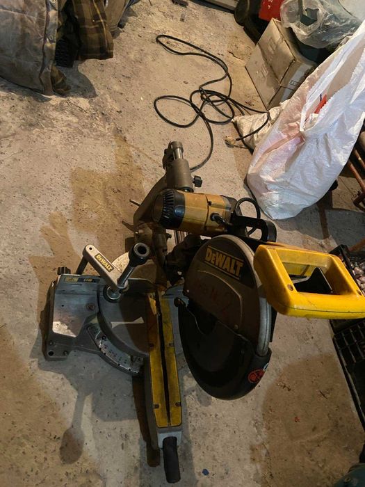 Торцовочна пилка Продам DeWalt DW 708-QS