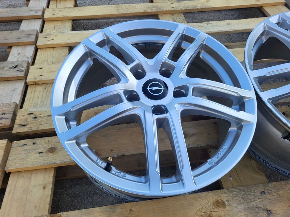 [912] Felgi aluminiowe 17 Cali 5x115 ET44 7J Opel Insignia B Astra