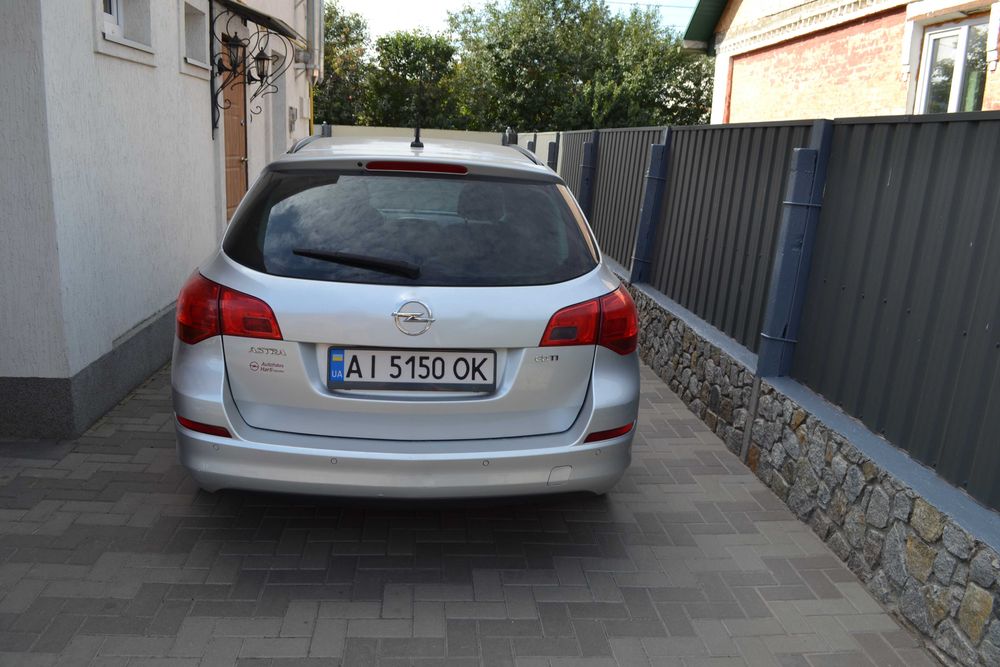 Продам Opel Astra J