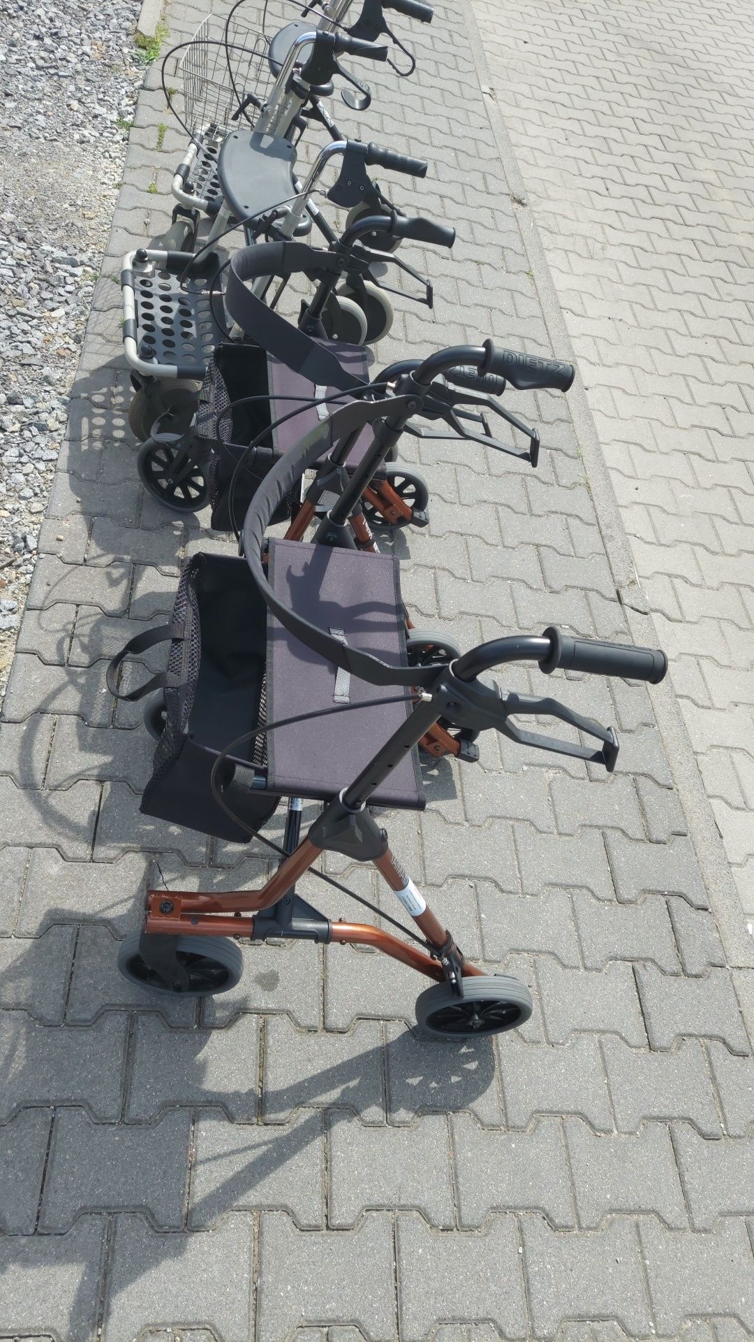 Balkonik rehabilitacyjny chodzik rehabilitacyjny rollator