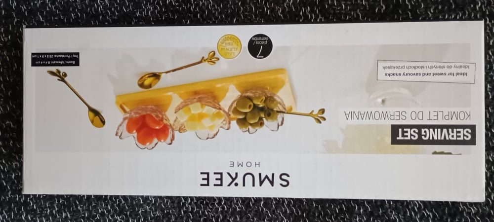 Komplet do serwowania - taca, miseczki i łyżeczki