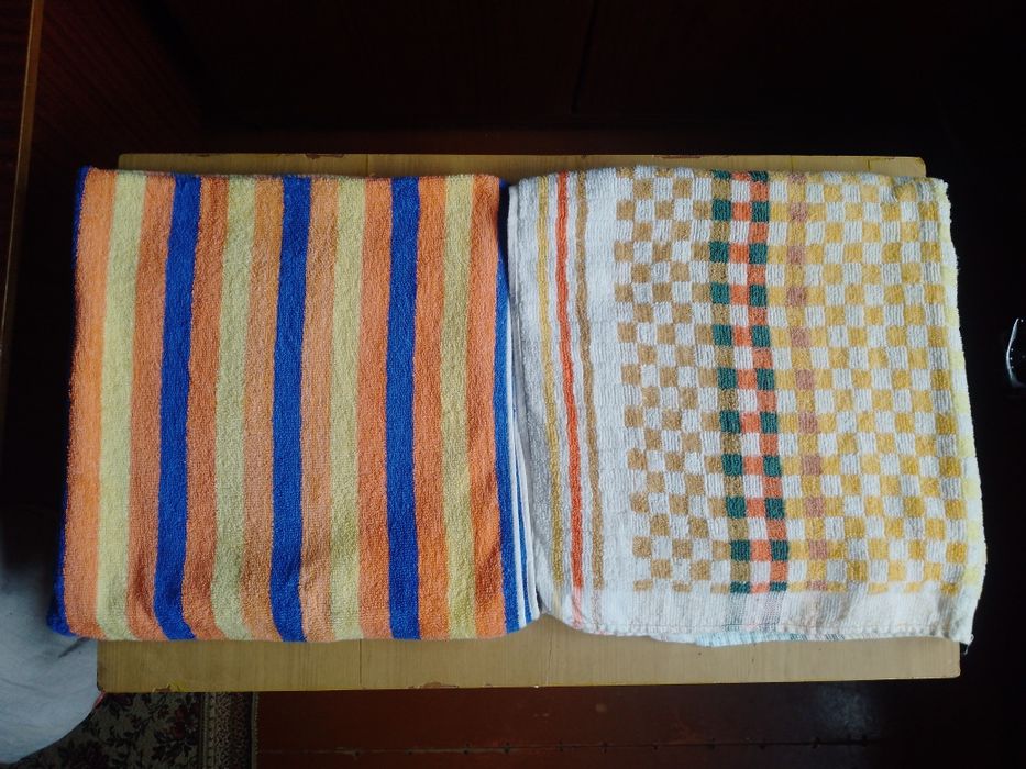 Продається простиня, рушники, тканина та наволочки виробництва СРСР.