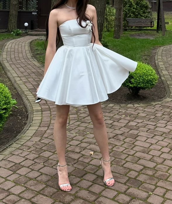 Оренда білої сукні