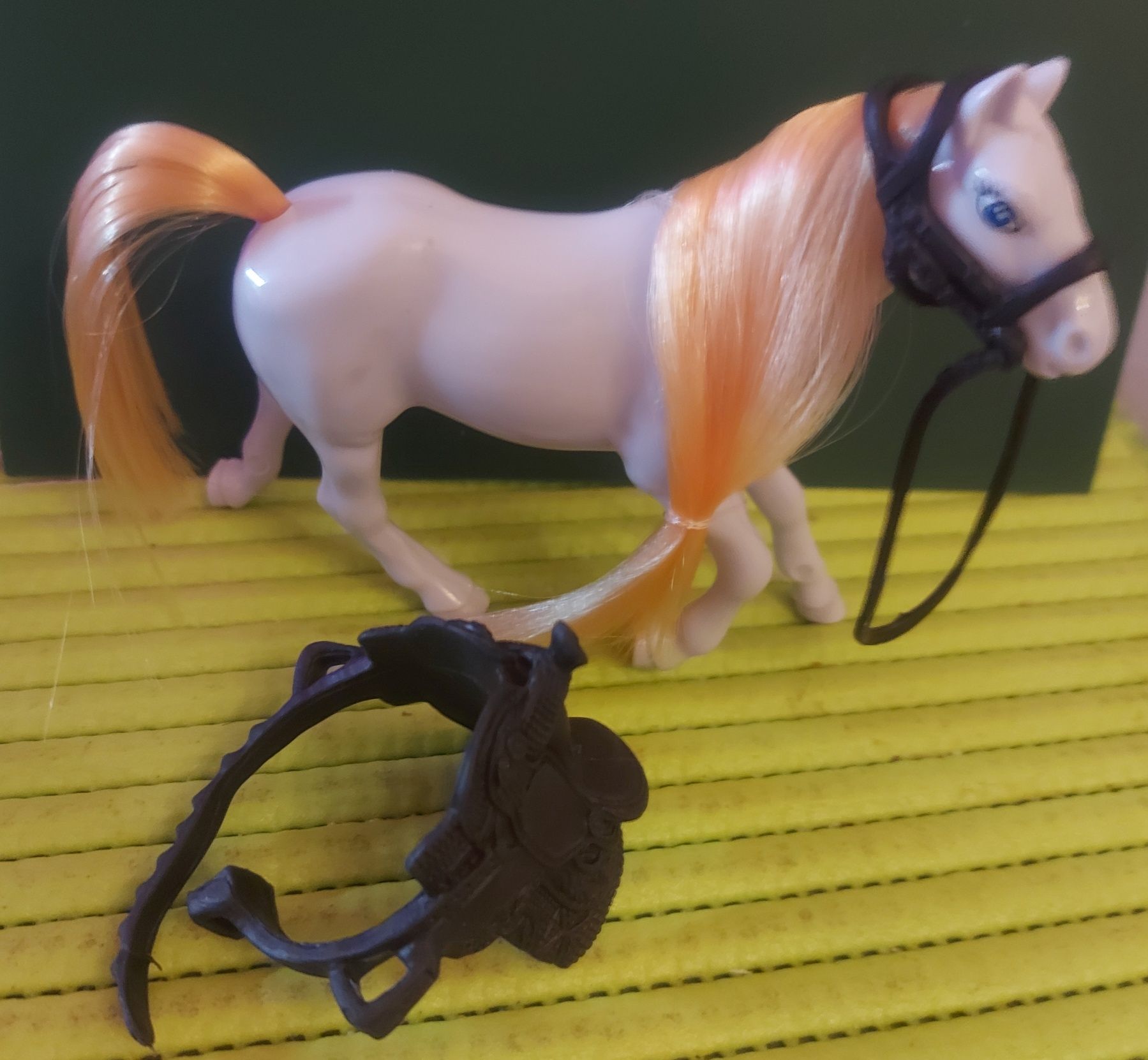 Фигурка лошадь конь коллекционный игровой