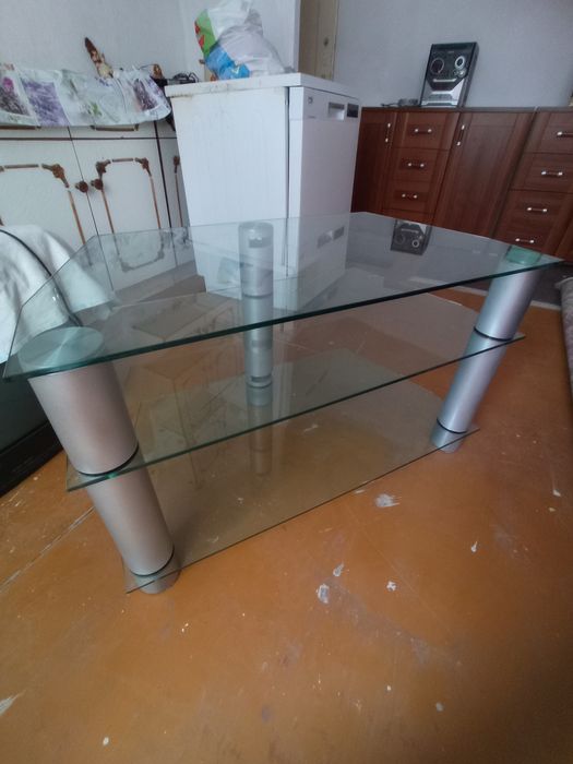 Stolik pod telewizor - przezroczyste szkło