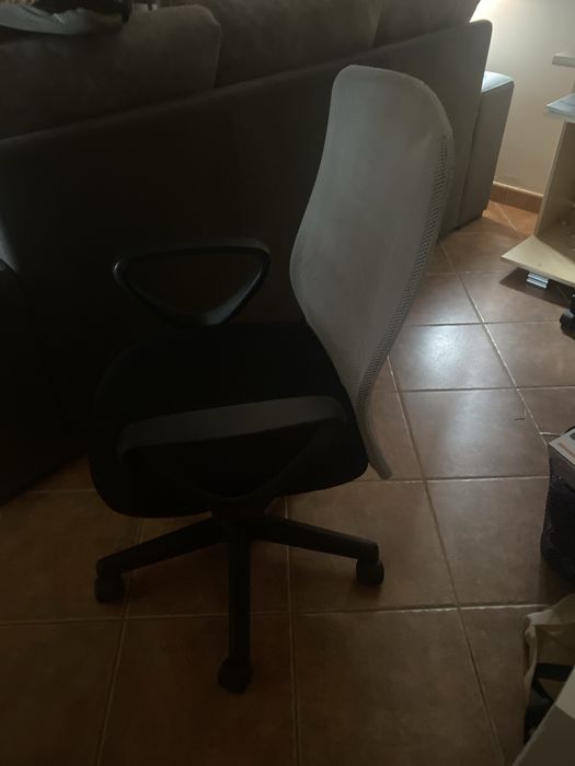 Cadeira de escritório com elevador / semi novo