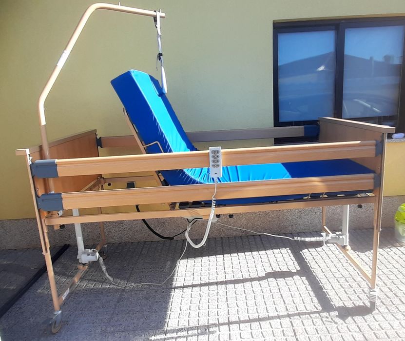Cama articulada elétrica e elevatória hospitalar BURMMEIER