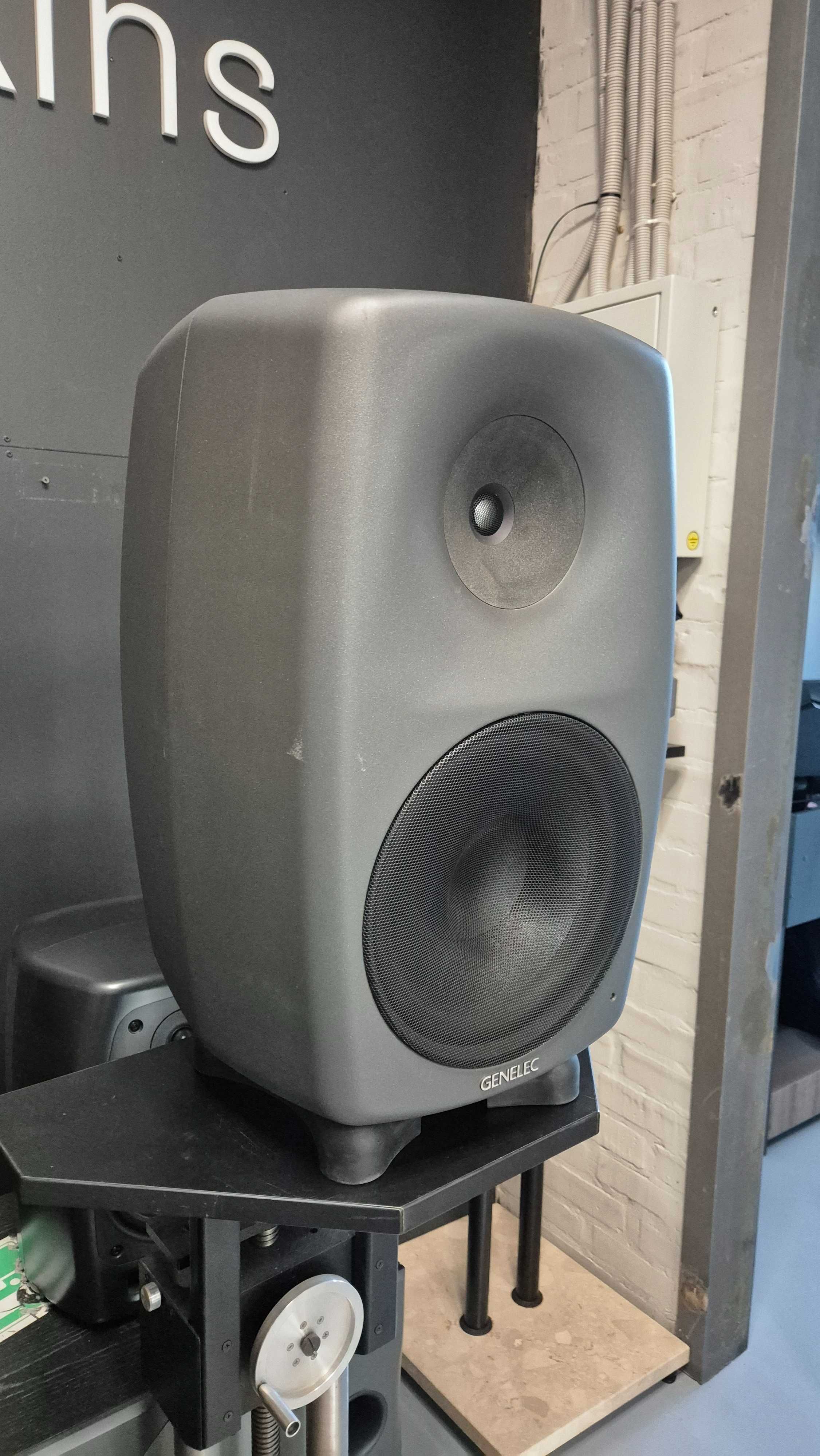 Genelec 8260APM Активна акустична система ОДНА ШТ!!!